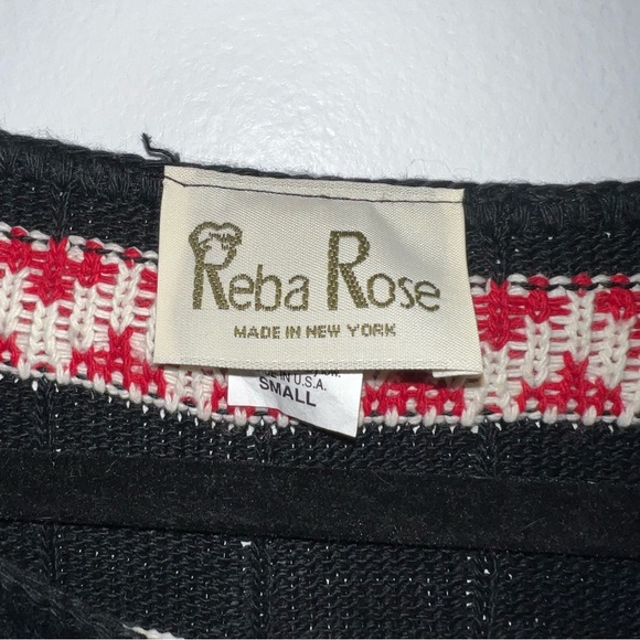 Vintage Women's Black and Red Patterned Sweater Made in the USA - Picture 3 of 4